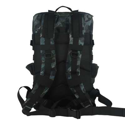 Mochila militar con varios compartimentos y porta bebidas vista trasera color azul de camuflaje